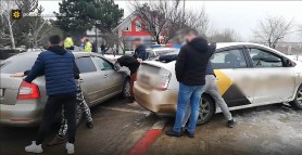 4 indivizi au fost reținuți de polițiștii sectorului Botanica, cu droguri asupra lor în valoare de 200 000 lei